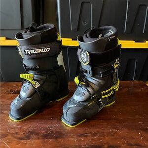 🎿 DALBELLO PERFORMANCE SKI BOOTS – Made in Italy – Size 27.5 / 317mm
